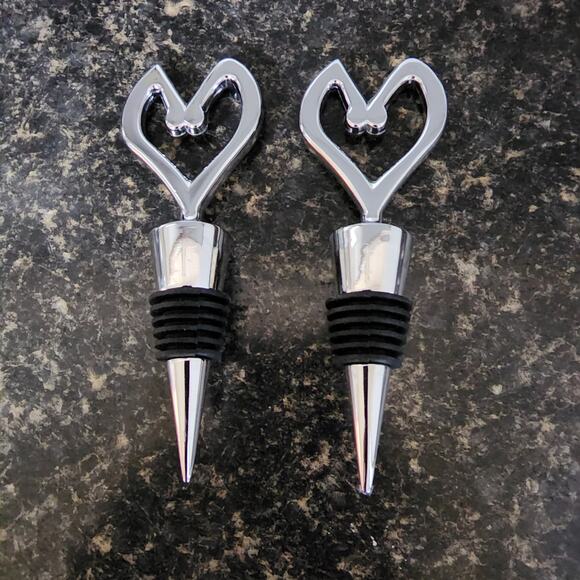 Lot of 4 Wine Country Wine Stoppers, 2 long and 2 short - Picture 2 of 5